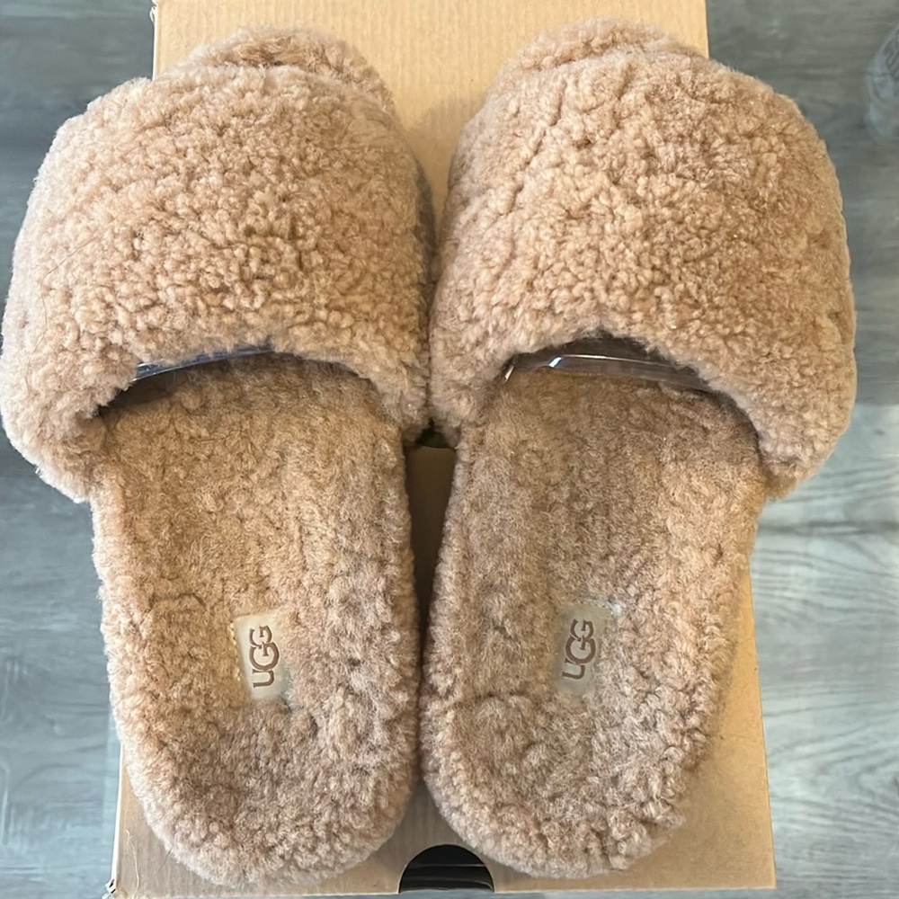 Like NEW! Ugg Slippers